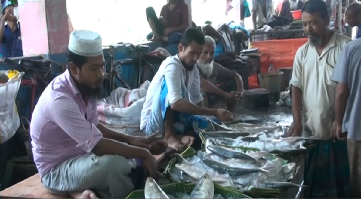 সাতক্ষীরার মাছ বাজারে অস্থিরতা