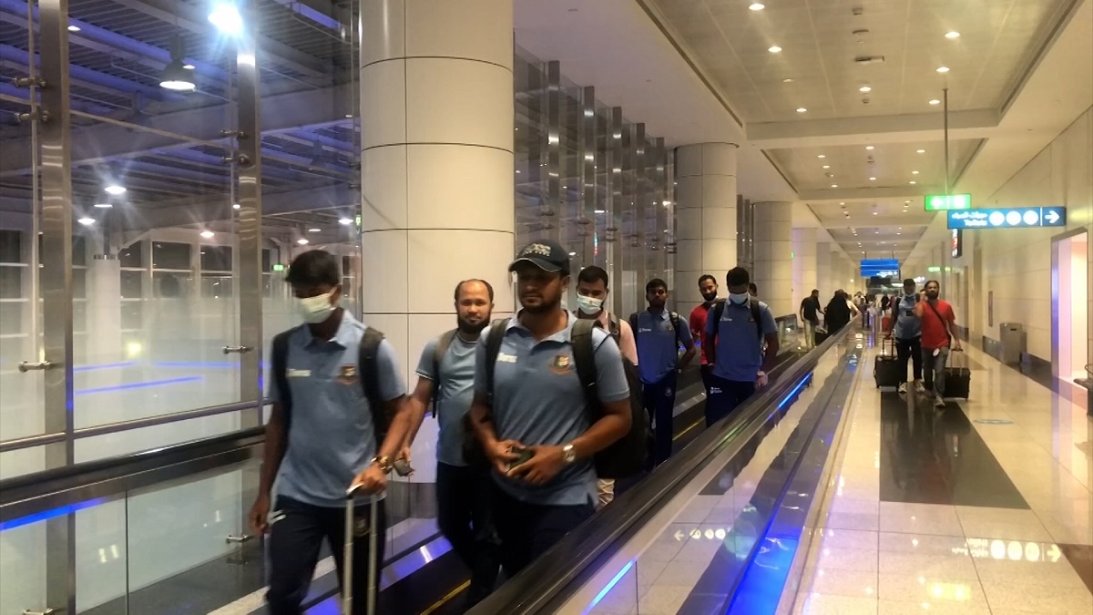 দুবাই পৌঁছেছে বাংলাদেশ দল
