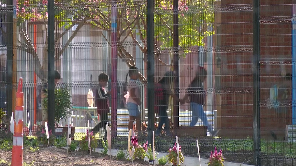 বন্দুকধারীর হামলার ৩ মাস পর চালু হলো টেক্সাসের রব এলিমেন্টারি স্কুল