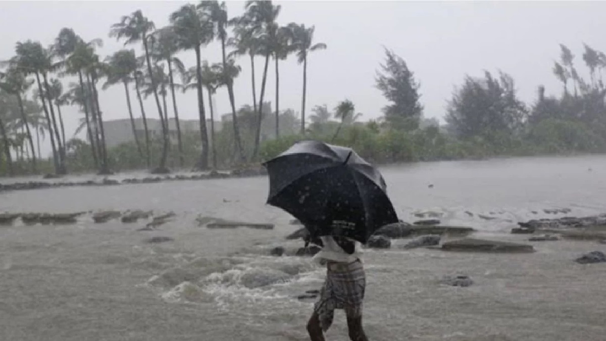 বঙ্গোপসাগরে নিম্নচাপ, উপকূলের নিম্নাঞ্চল প্লাবিত