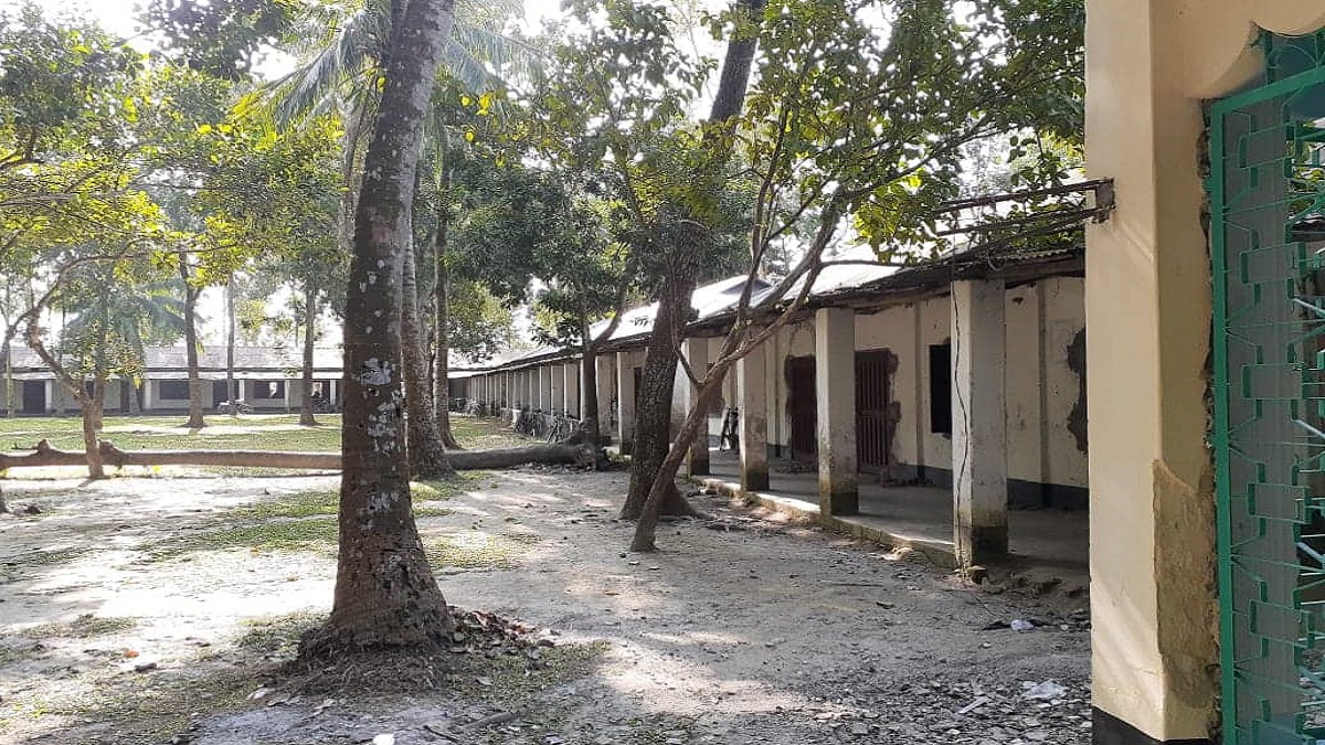 অভ্যন্তরীণ কোন্দল ও শিক্ষার্থী সংকটে সাতদরগাহ নেছারিয়া কামিল মাদ্রাসা