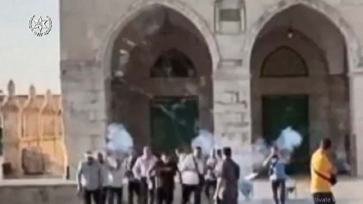 আবারও উত্তপ্ত আল-আকসা প্রাঙ্গণ, গ্রেফতার ২ ফিলিস্তিনি