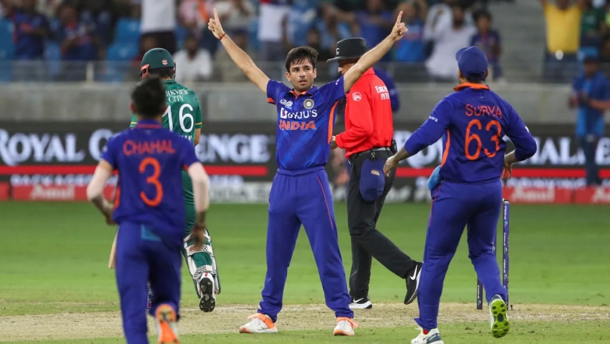 বিষ্ণয়ে বিস্মিত বাবর আজম