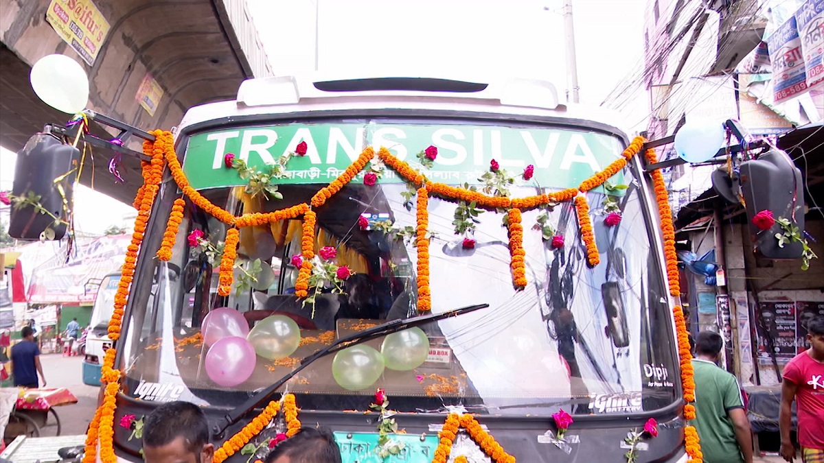 রাজধানীতে লোকাল বাসে চালু হলো ই-টিকেটিং ব্যবস্থা