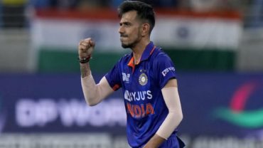 ভারতকে ম্যাচে ফেরালো চাহালের স্পিন