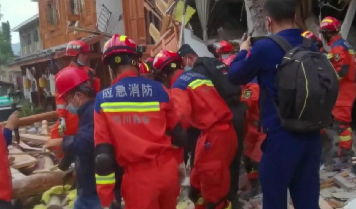 চীনে শক্তিশালী ভূমিকম্প: নিহতের সংখ্যা বেড়ে ৪৬