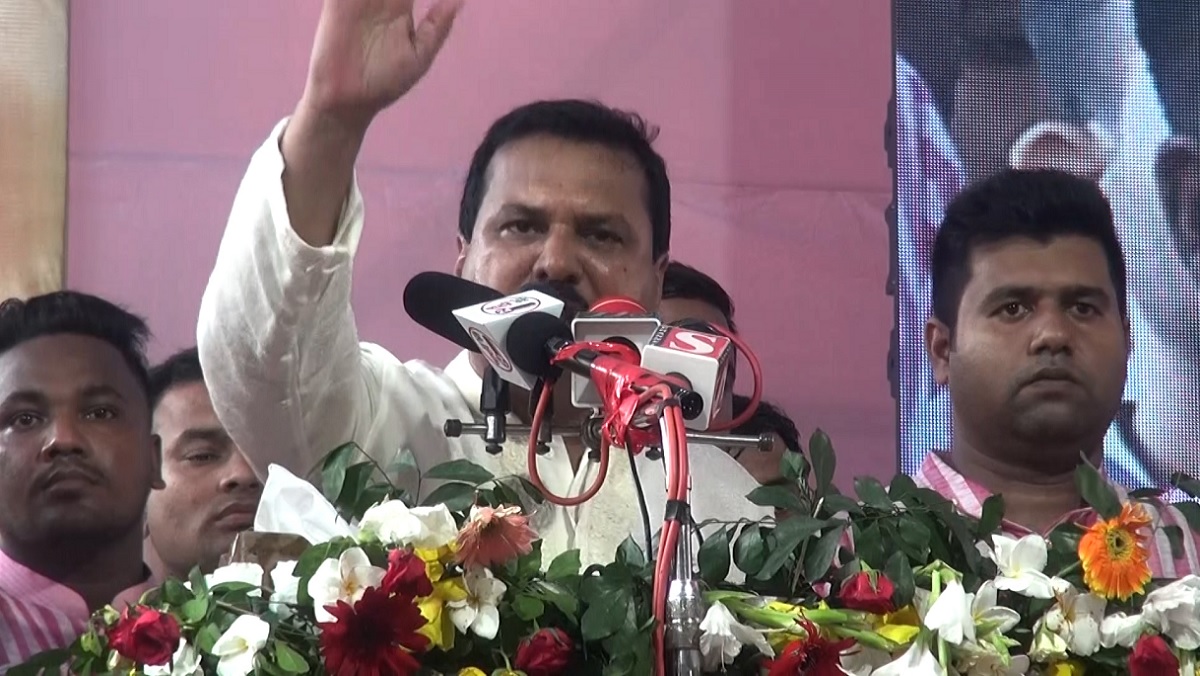 ‘ছাত্রলীগের কেউ সিগারেট খেয়েছে দেখাতে পারলে পদত্যাগ করবো’ (ভিডিও)