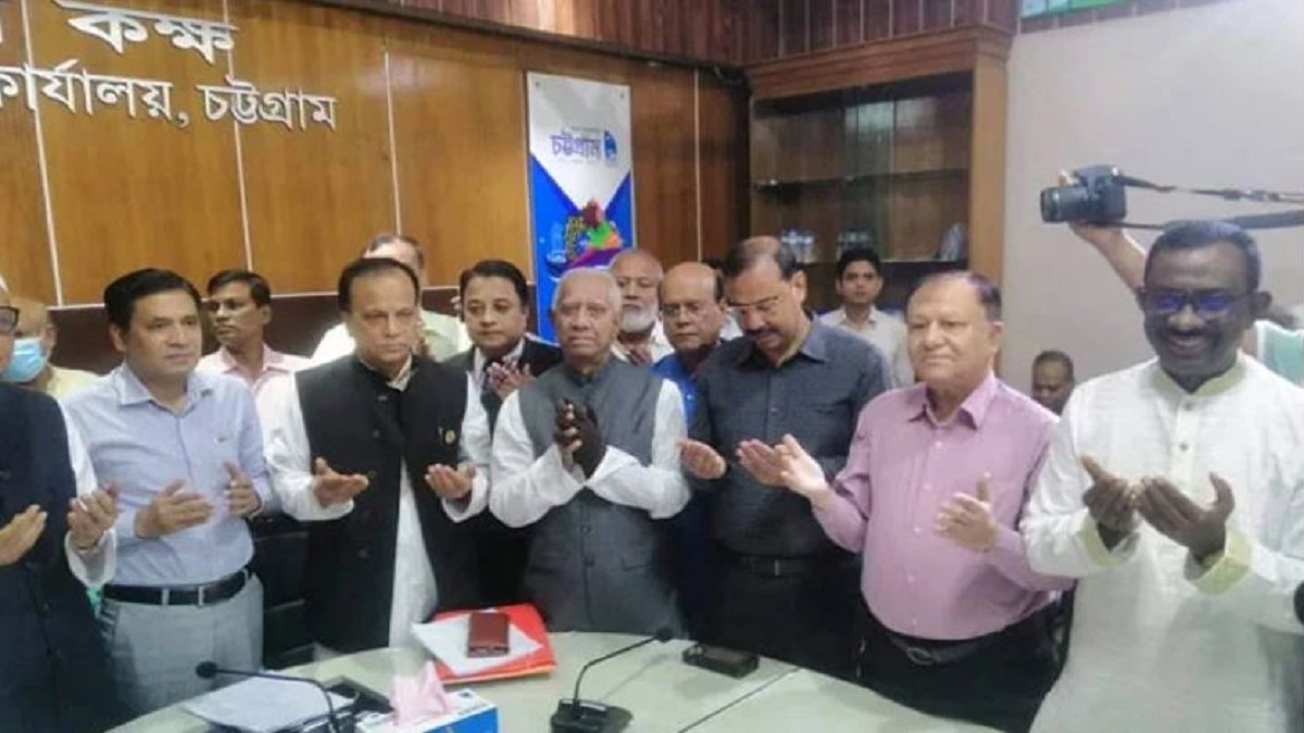 ভোটের দায়িত্ব থেকে সরিয়ে দেয়া হচ্ছে চট্টগ্রামের ডিসিকে