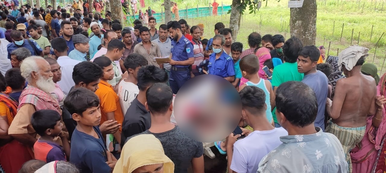 মসজিদে জমি দান করায় বাবাকে হাতুড়ি দিয়ে পিটিয়ে হত্যা করলো ছেলেরা