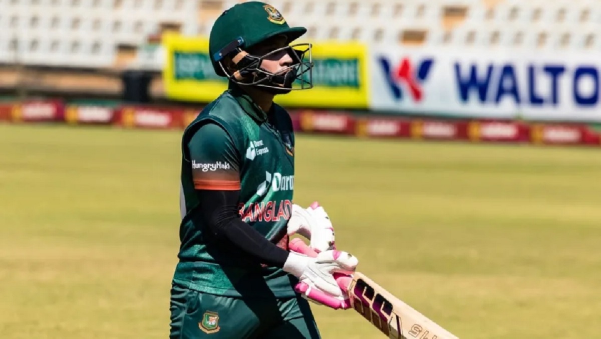 দীর্ঘ রানখরা ও পিচ্ছিল হাতেই কি সমাপ্ত টি-টোয়েন্টিতে মুশির যাত্রা?