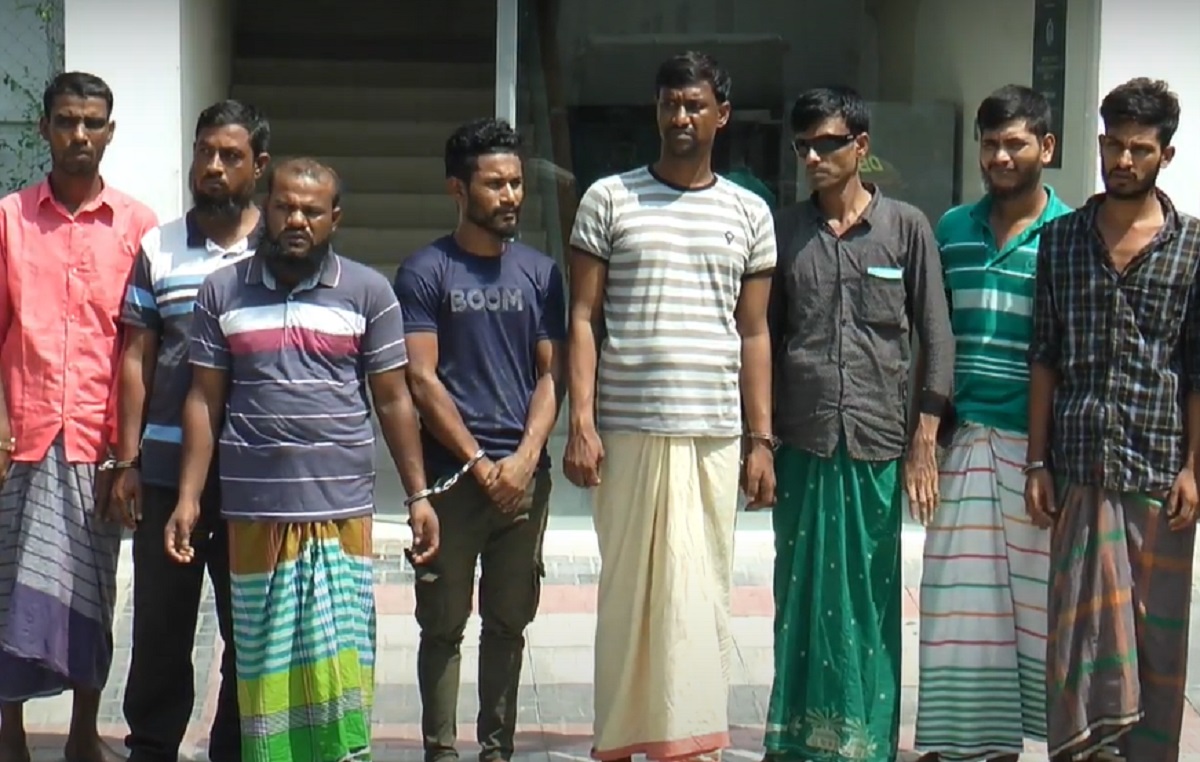 নরসিংদীতে অস্ত্রসহ ডাকাত দলের ৮ সদস্য গ্রেফতার