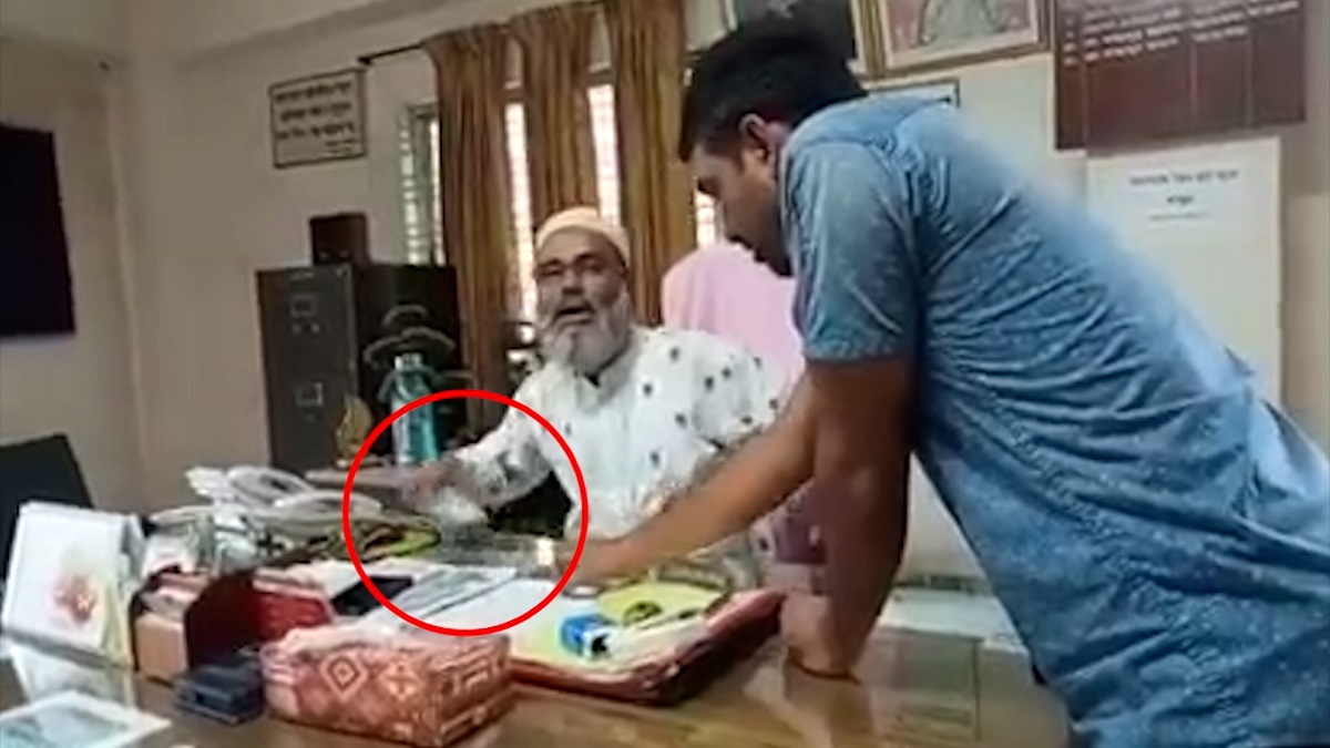 ঘুষ গ্রহণের অভিযোগ: সেই ডিজিএমকে সাময়িক বরখাস্ত