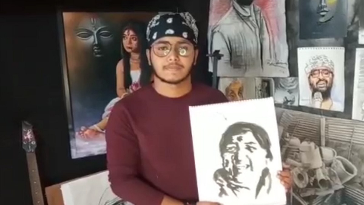 জিহ্বা দিয়ে ছবি এঁকে রেকর্ড বুকে রনি