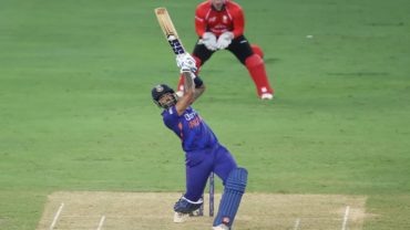 হংকংকে ৪০ রানে হারিয়ে সুপার ফোরে ভারত