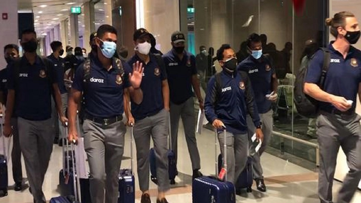দেশে ফিরেছে জাতীয় ক্রিকেট দল