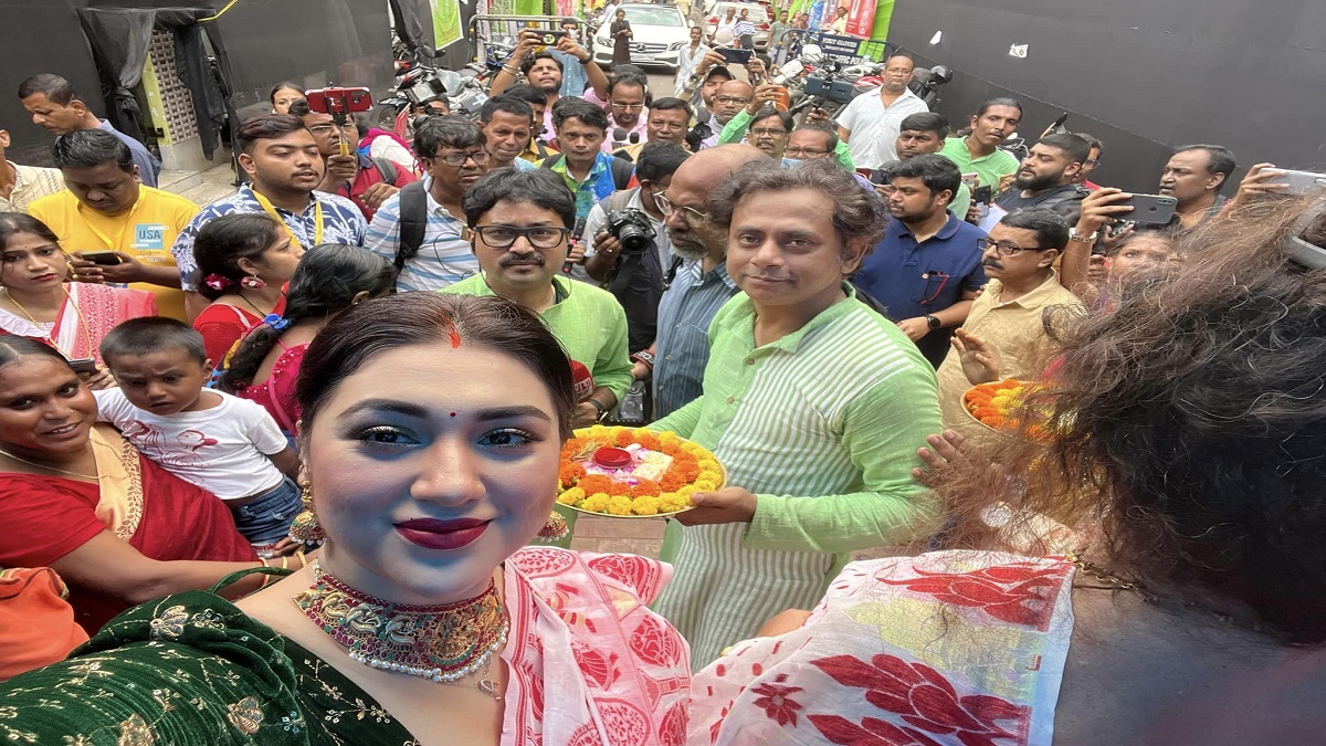 সিঁথিতে সিঁদুরের রহস্য ফাঁস করলেন অপু বিশ্বাস