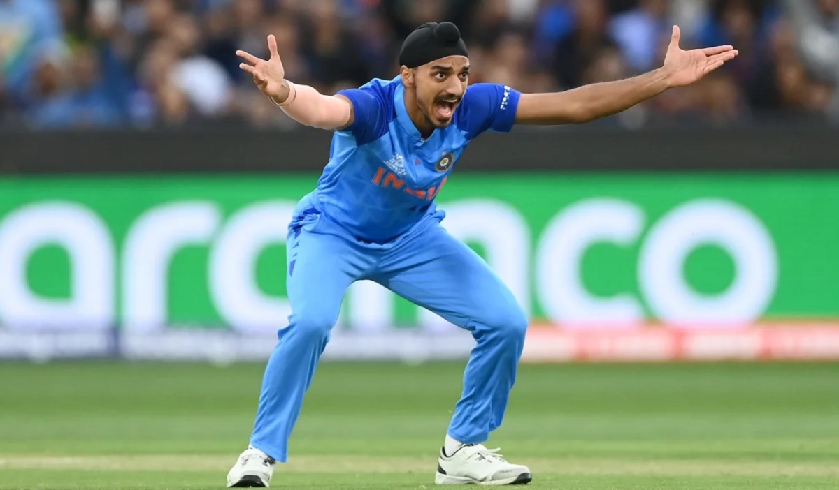 পাওয়ার প্লেতে বাবরের পর সাজঘরে রিজওয়ান