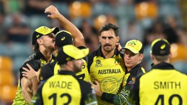 আয়ারল্যান্ডকে হারিয়ে সেমির আশা বাঁচিয়ে রাখলো অজিরা