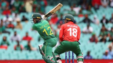 বৃষ্টির পর আবার শুরু হলো খেলা