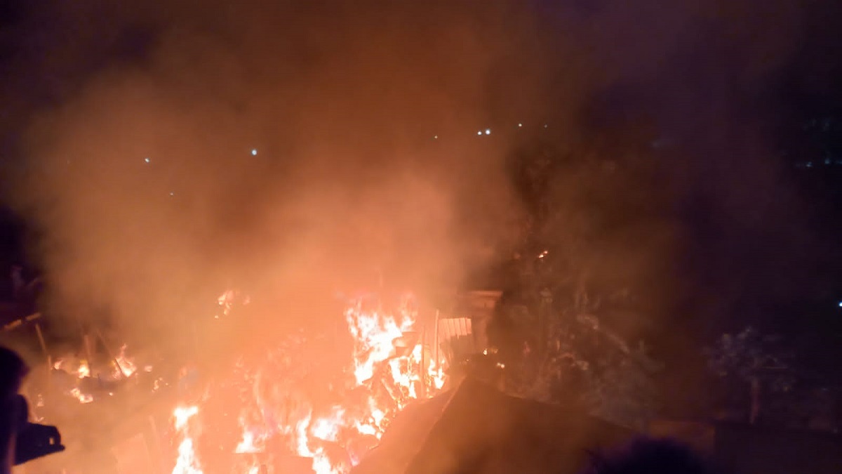 গাজীপুরে ঝুটের গোডাউনে আগুন, নিয়ন্ত্রণে কাজ করছে তিনটি ইউনিট