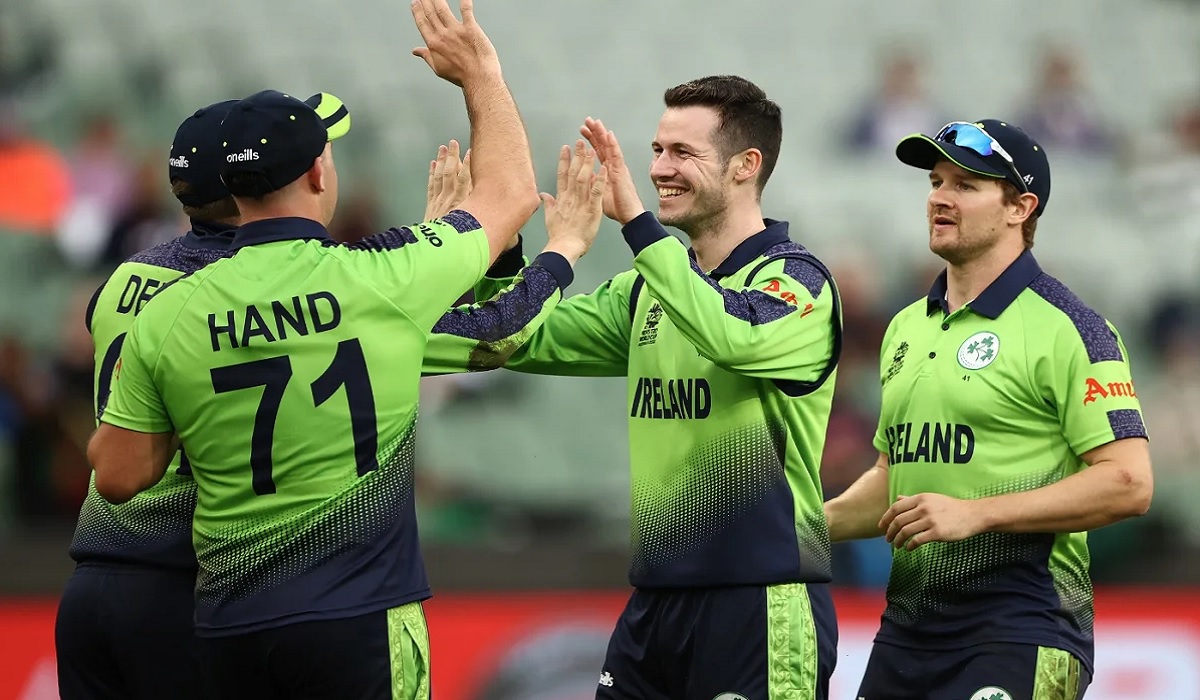 মইন-লিভিংস্টোন না, আকাশের দিকে তাকিয়ে ইংল্যান্ড