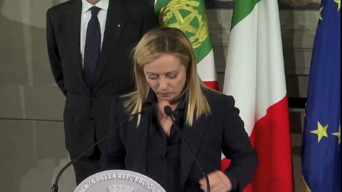 প্রথম নারী প্রধানমন্ত্রী পেলো ইতালি