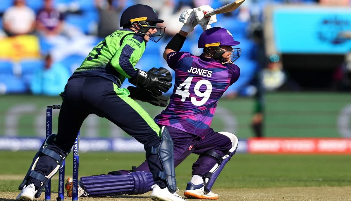 জোন্সের ঝড়ে আইরিশদের ১৭৭ রানের টার্গেট দিলো স্কটল্যান্ড