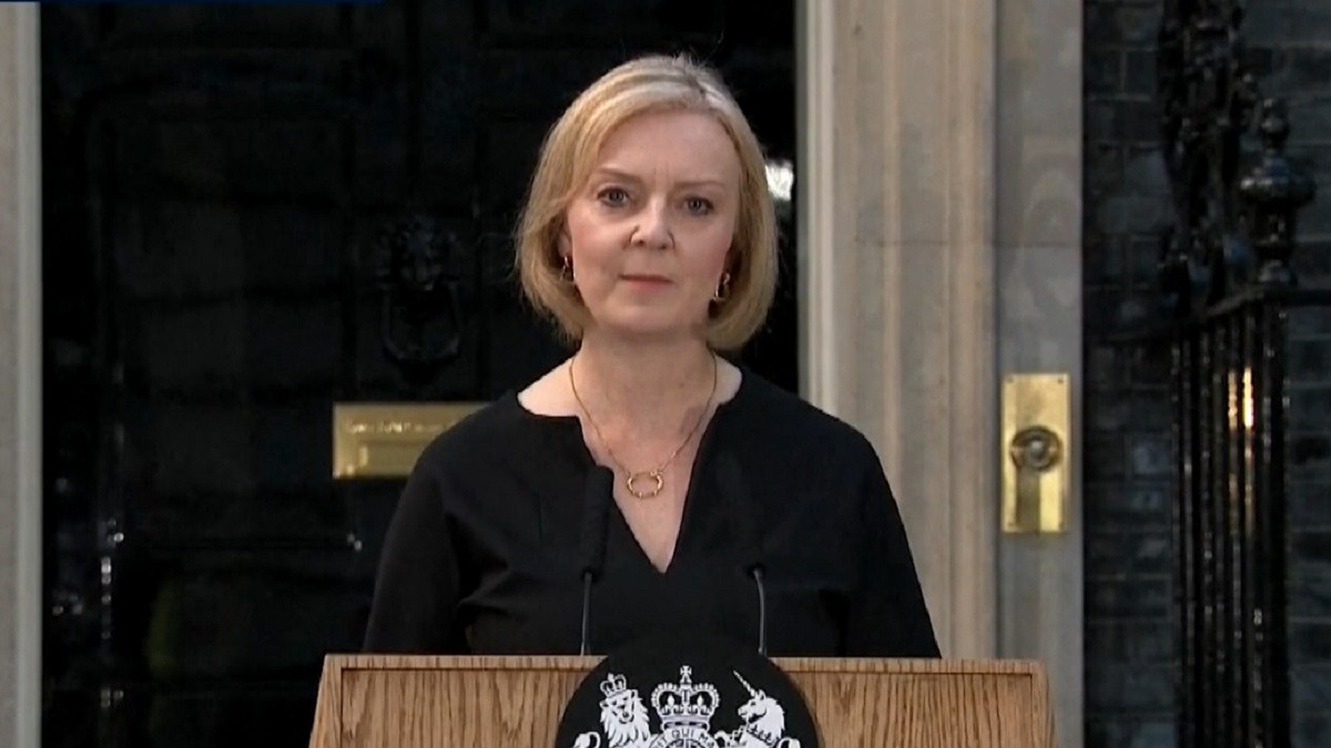 ‘ভুল হয়েছে’, জাতির কাছে ক্ষমা চাইলেন লিজ ট্রাস