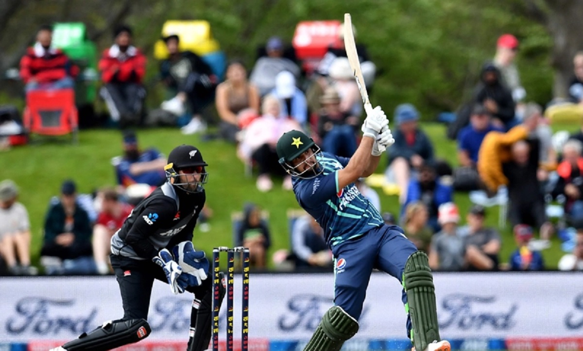 ২০ ওভারে একটি ছক্কাও মারতে পারলো না পাকিস্তান