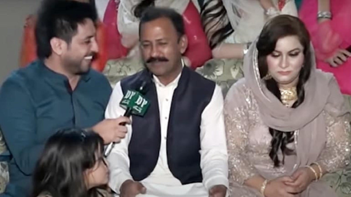 একাকীত্ব কাটাতে ৫ম বিয়ে করলেন ৫৬ বছর বয়সী পাকিস্তানি