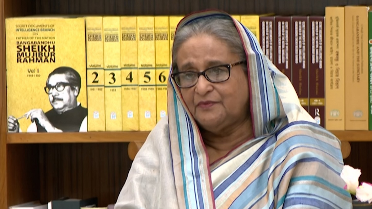 যুদ্ধ নয়, শান্তিপূর্ণভাবে দেশকে এগিয়ে নিচ্ছে সরকার: প্রধানমন্ত্রী