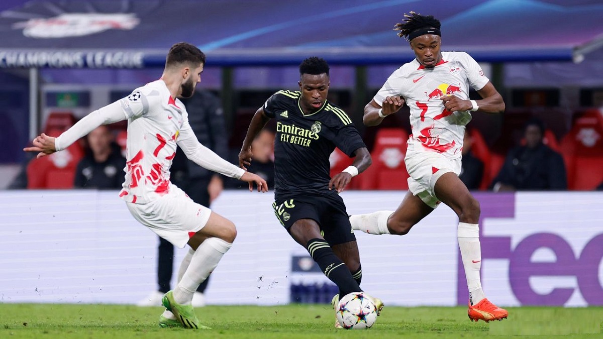 পিএসজির জয়ের রাতে হোঁচট খেলো রিয়াল মাদ্রিদ