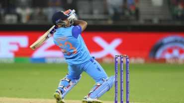 সূর্যের ব্যাটে লড়ার ন্যূনতম পুঁজি পেলো ভারত