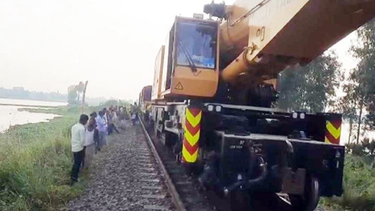 ৮ ঘণ্টা পর ঢাকার সঙ্গে উত্তরাঞ্চলের রেল যোগাযোগ স্বাভাবিক