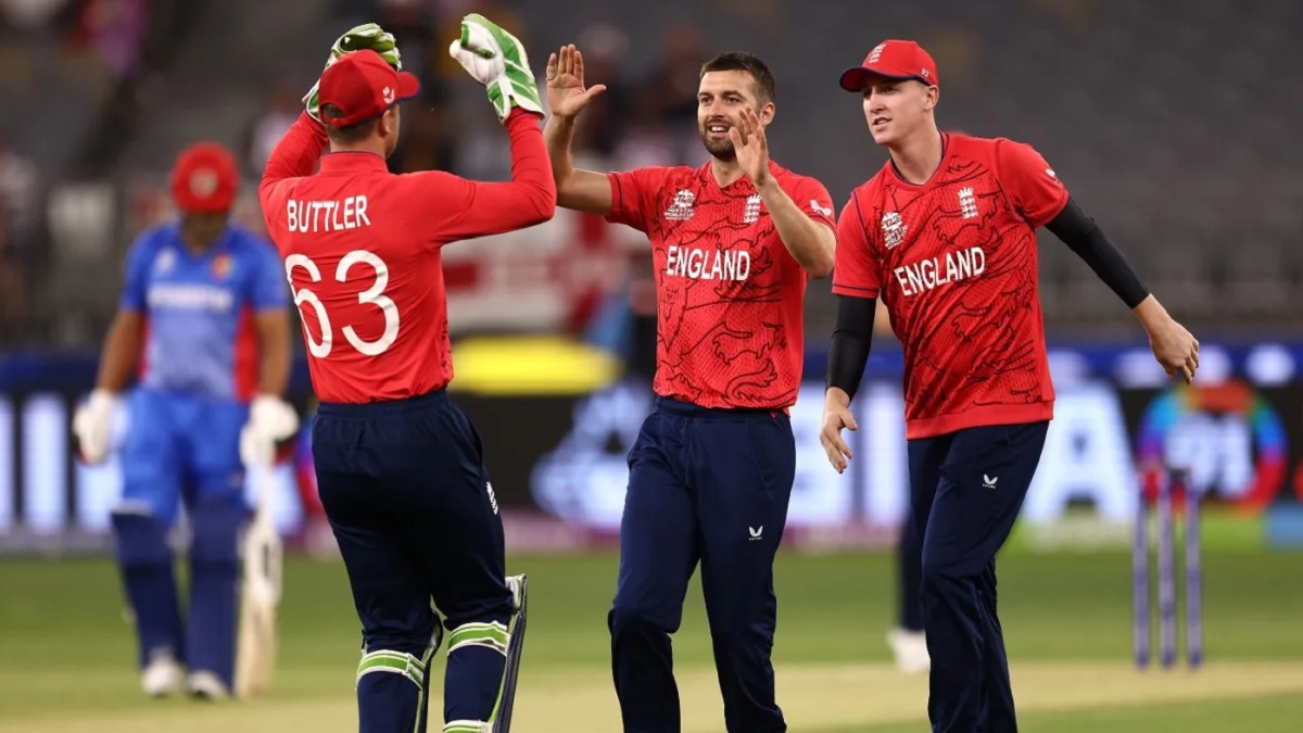 ইংল্যান্ডের বোলিং তোপে আফগানদের মন্থর ব্যাটিং