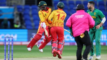 প্রোটিয়াদের সামনে ৯ ওভারে ৮০ রানের টার্গেট