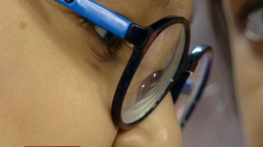 বাড়ছে শিশুদের চোখের ক্ষীণ দৃষ্টির সমস্যা, কারণ অতিরিক্ত ডিভাইস আসক্তি?