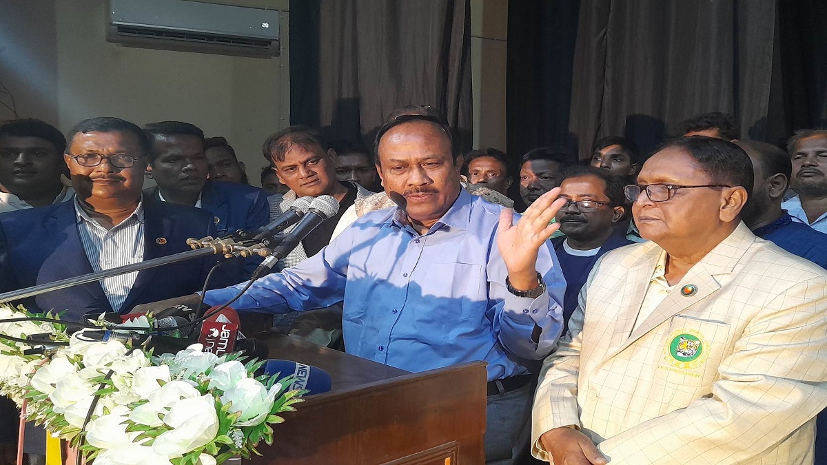 দুই দল ক্ষমতায় যাওয়ার জন্য পাগল হয়ে গেছে: জাপা মহাসচিব