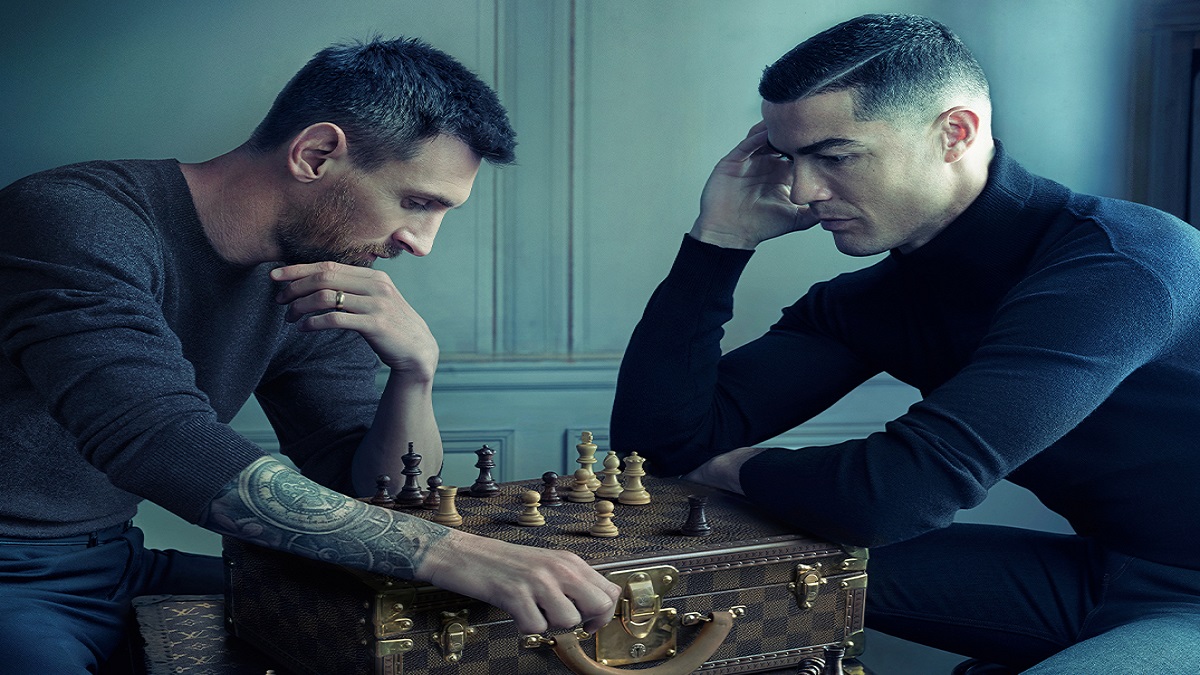 ফুটবলের আগ মুহূর্তে দাবার বোর্ডে মেসি-রোনালদো