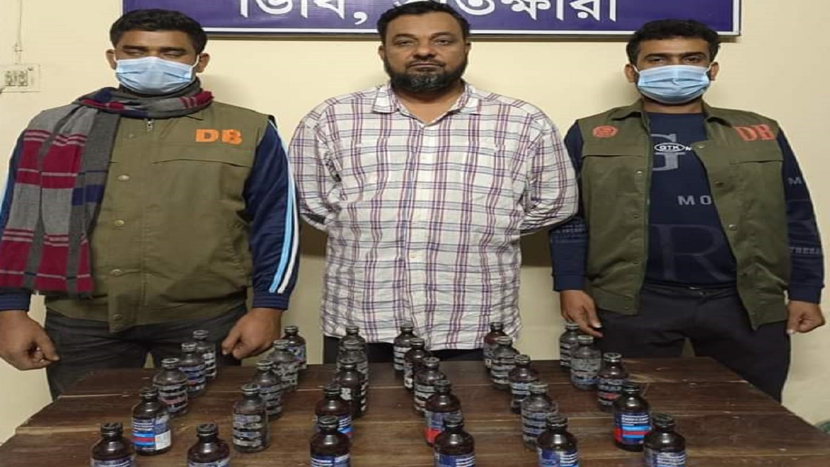সাতক্ষীরায় ফেন্সিডিলসহ সাবেক জেলা পরিষদ সদস্য আটক