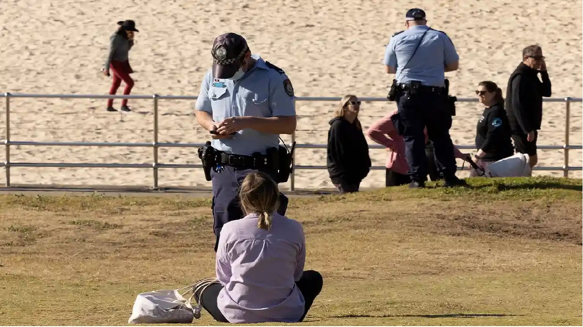 অস্ট্রেলিয়ায় করোনা বিধিমালা লঙ্ঘনের ৩৩ হাজার ব্যক্তির জরিমানা বাতিল