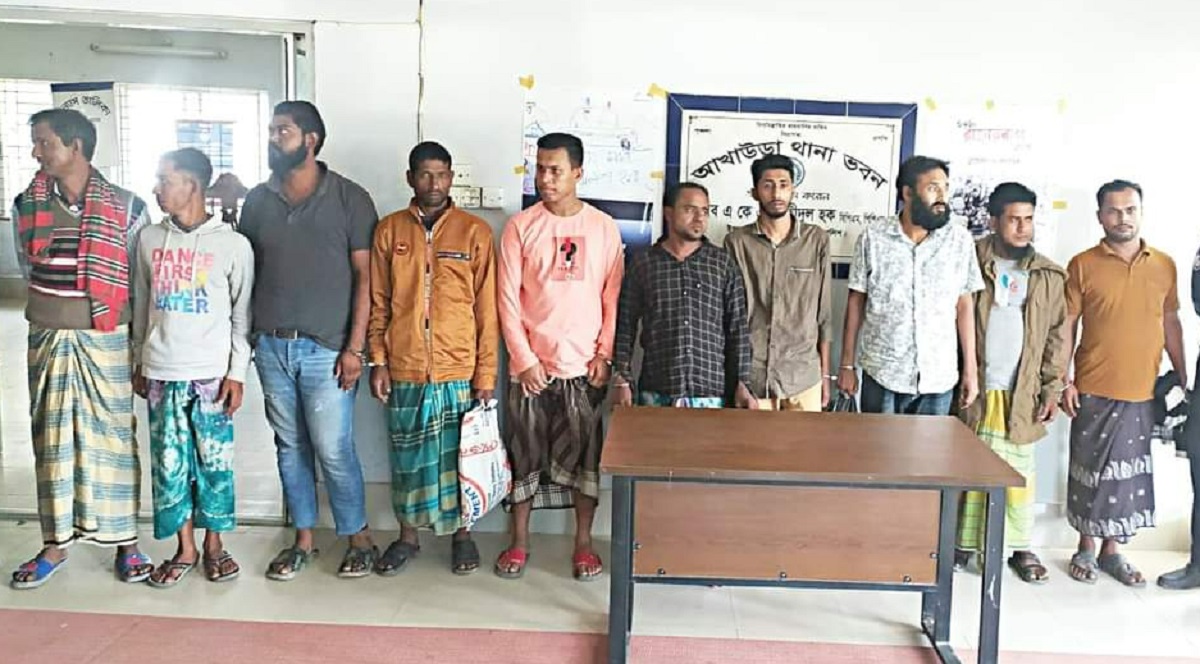 আখাউড়ায় মাদকসহ পরোয়ানাভুক্ত ১০ পলাতক আসামি আটক