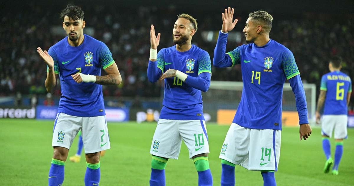 ‘মিশন হেক্সা’ জয়ে সাম্বা গায়ক জুনিনহো এখন কাতারে