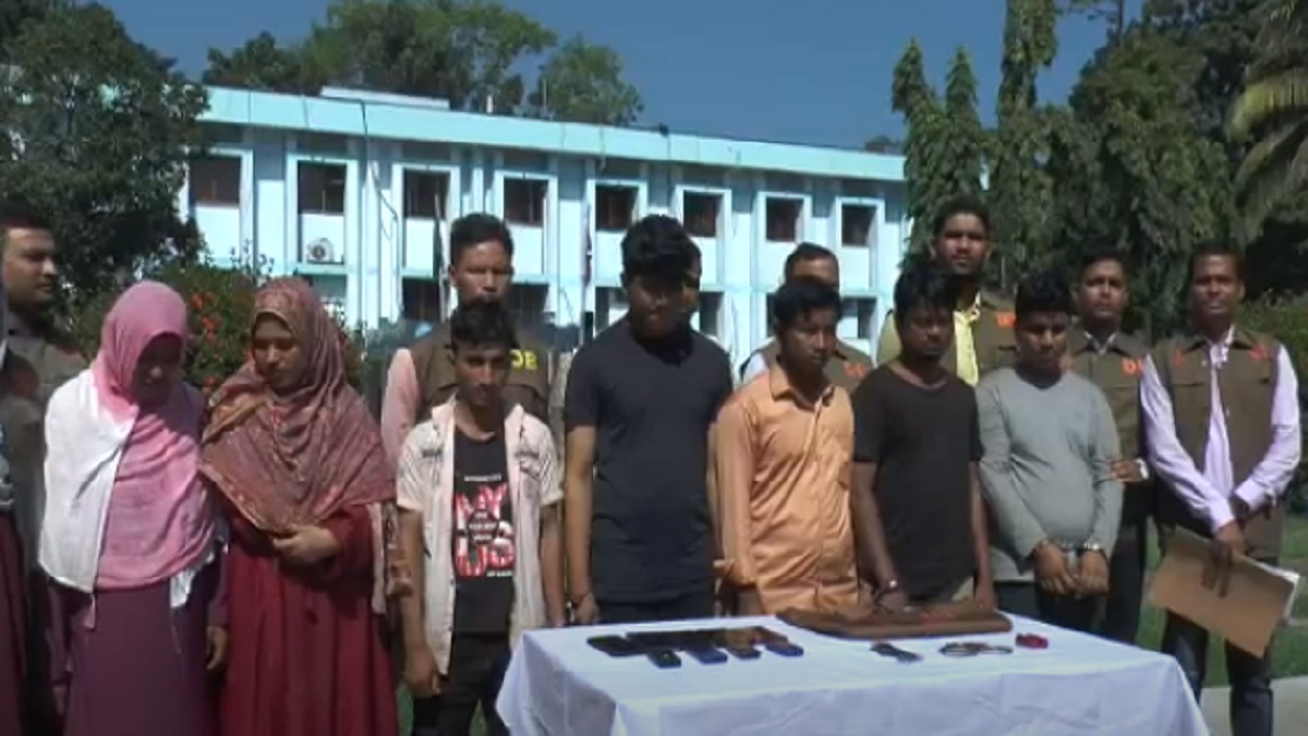 কুমিল্লায় ডিবি পরিচয় দেয়া ৭ প্রতারক গ্রেফতার