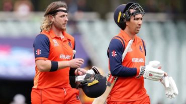 ডাচদের কাছে ৫ উইকেটে হারলো জিম্বাবুয়ে