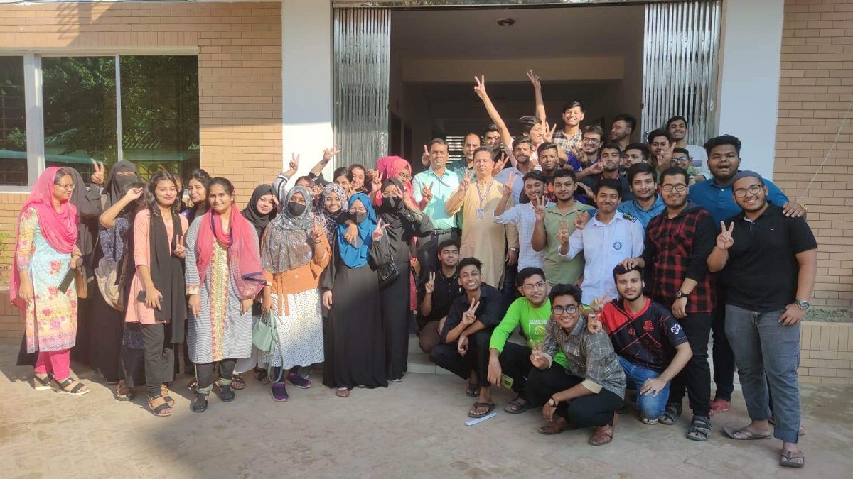 শতভাগ জিপিএ-৫ পেয়েছে নরসিংদীর এন.কে.এম. হাইস্কুল অ্যান্ড হোমস