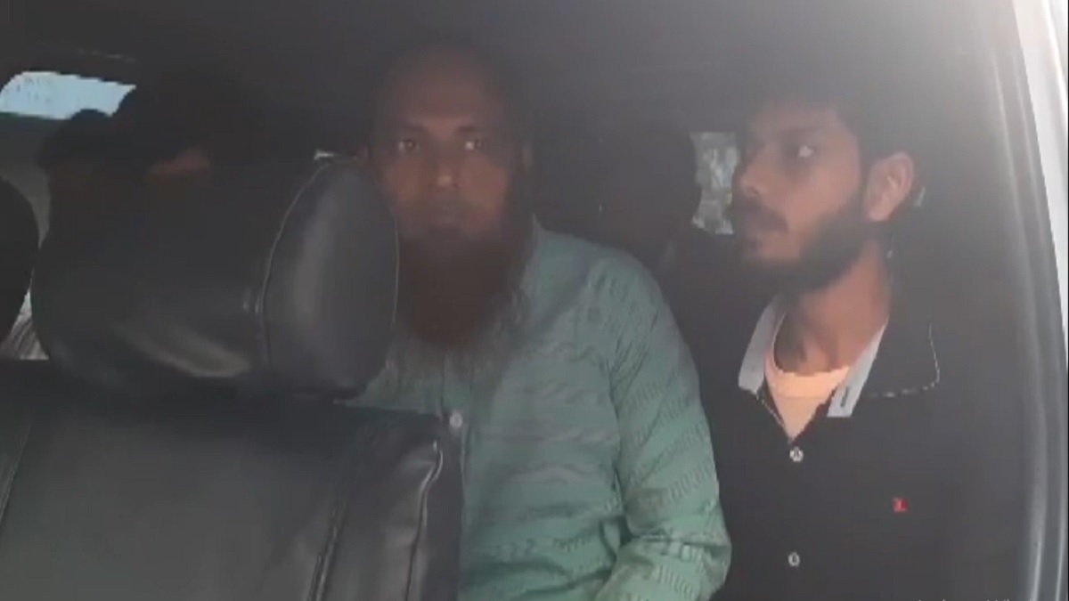 রাজশাহীতে এইচএসসি পরীক্ষার প্রশ্নপত্র জালিয়াতির সময় হাতেনাতে শিক্ষকসহ আটক ৮