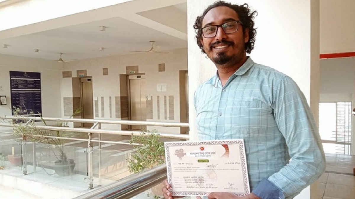 প্রশংসাসহ সেন্সর ছাড়পত্র পেলো মস্কোজয়ী ‘আদিম’