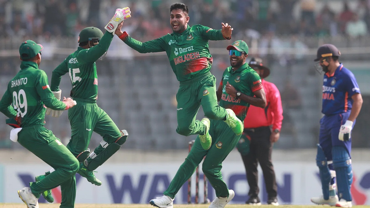 শুরুতেই সাজঘরে ভারতের তিন ব্যাটার