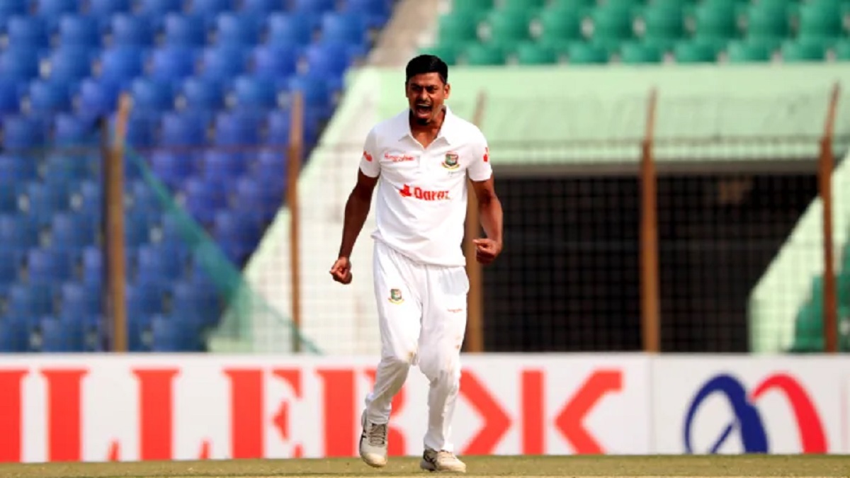 তিন উইকেট হারিয়ে বিপাকে ভারত